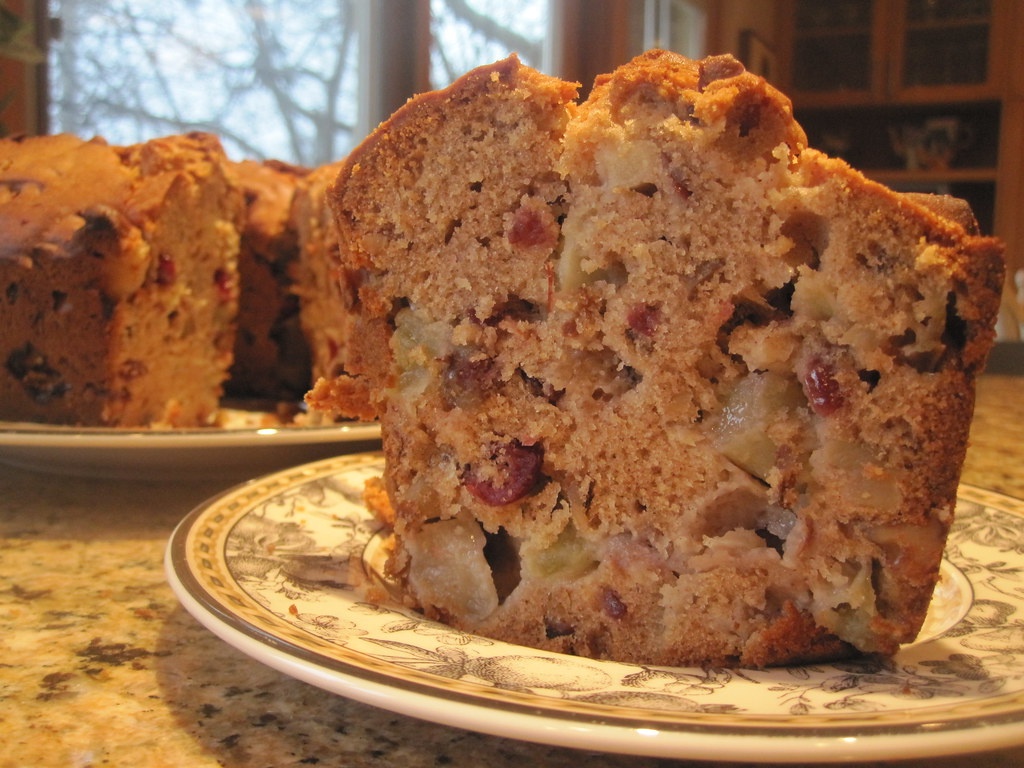 apple cake and cran sauce 002